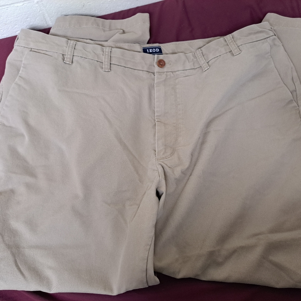 Men's IZOD Tan Size 46x32 Pants.